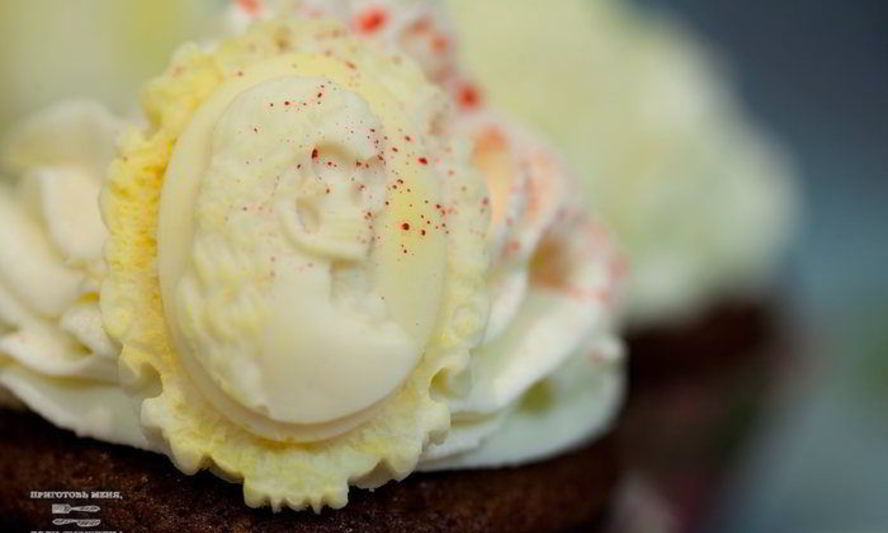 Рецепт кексов красный бархат с вишневой начинкой