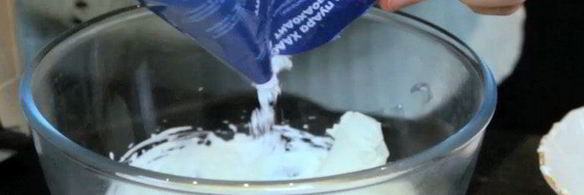 кексы красный бархат с вишневой начинкой