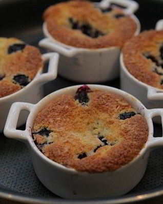 Кексы с голубикой и кокосом