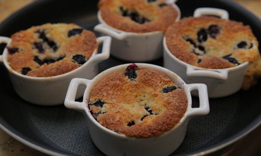 Рецепт кексов с голубикой и кокосом