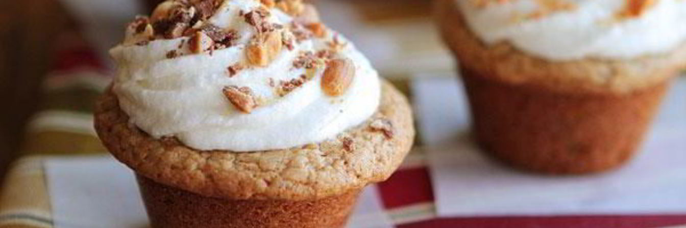 Кексы с шоколадной начинкой и кремом