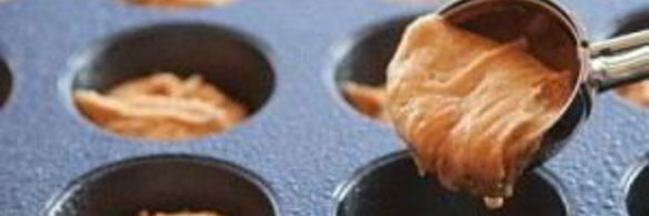 кексы с шоколадной начинкой и кремом