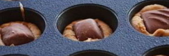 кексы с шоколадной начинкой и кремом