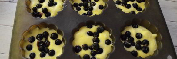 кексы со смородиной