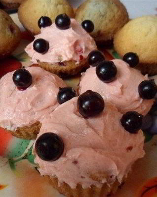 Летние капкейки с запеченными ягодами