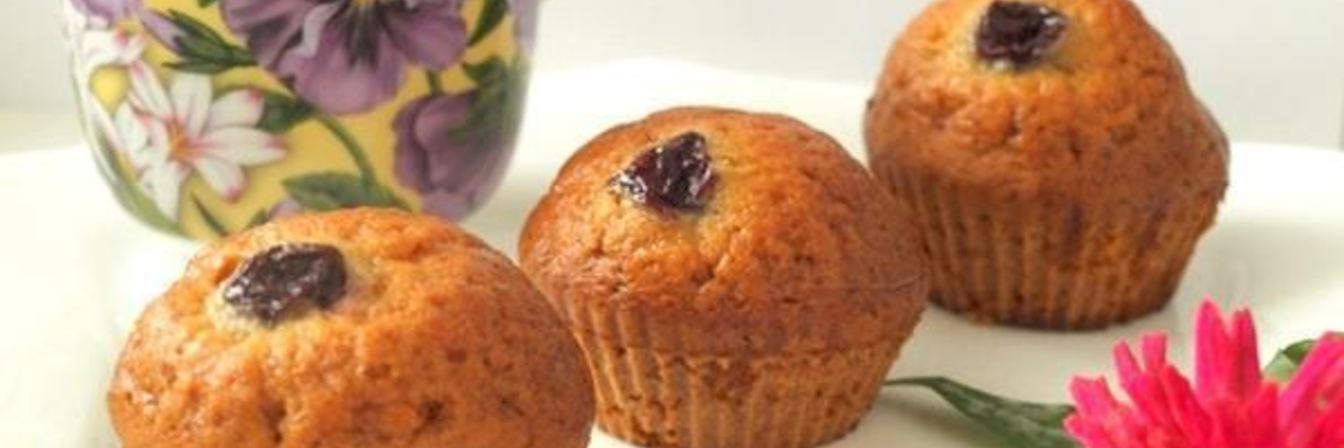 Медово-имбирные кексы с вишней