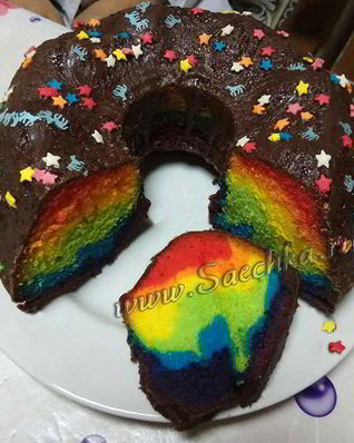 Радужный кекс