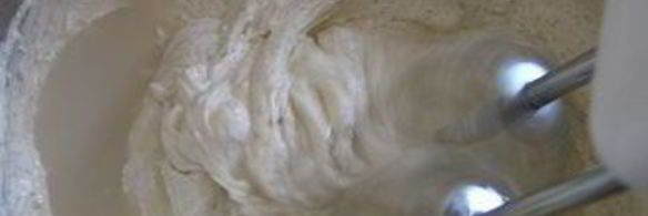 рождественский миндальный кекс с брусникой