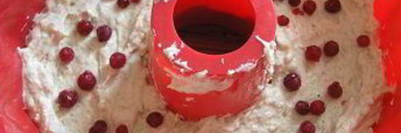 рождественский миндальный кекс с брусникой