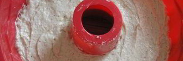 рождественский миндальный кекс с брусникой