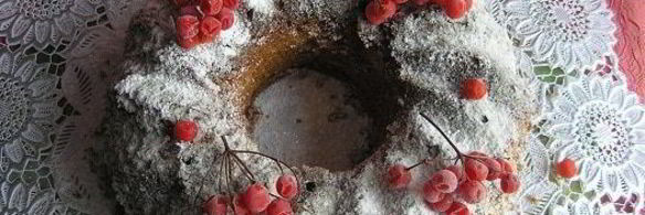 рождественский миндальный кекс с брусникой