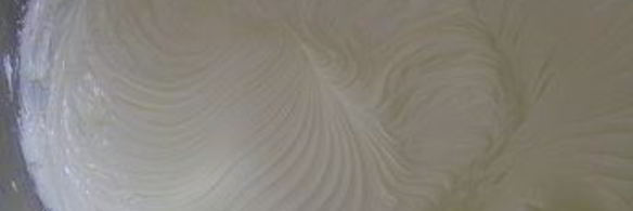 рождественский миндальный кекс с брусникой