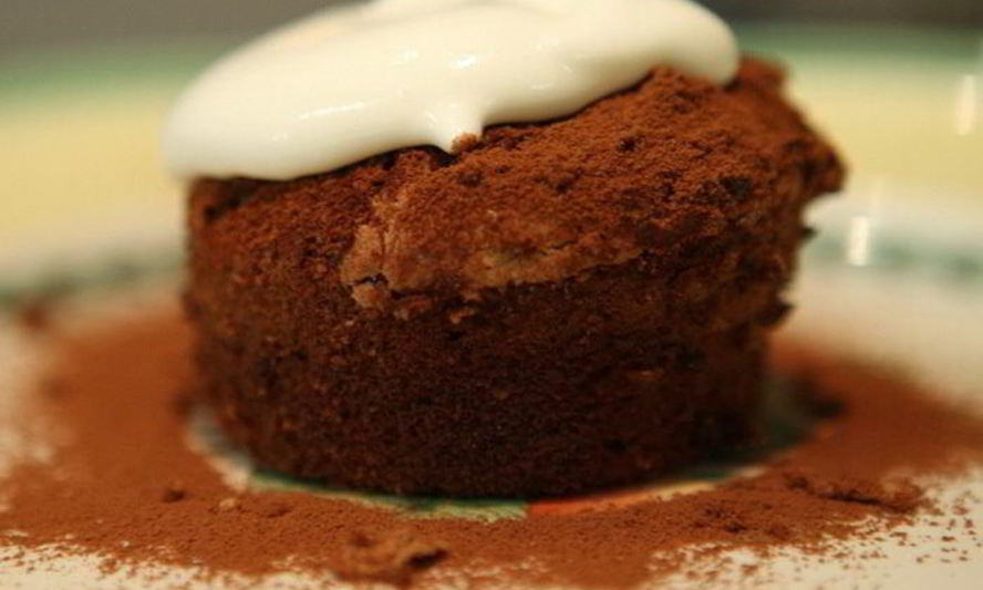 Рецепт шоколадного фондана со взбитыми сливками