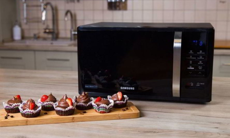 Рецепт шоколадных кексов с кремом в микроволновке samsung