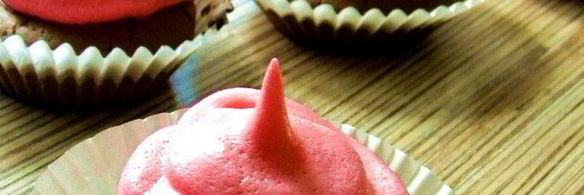 шоколадные кексы с яблочным джемом и легким безе