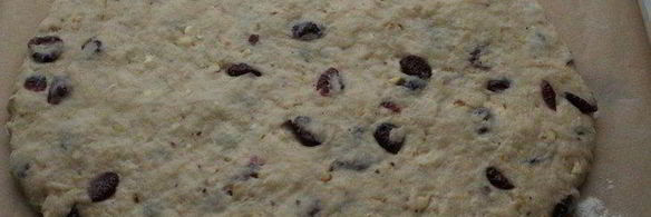 штоллен с вяленой клюквой и фундуком