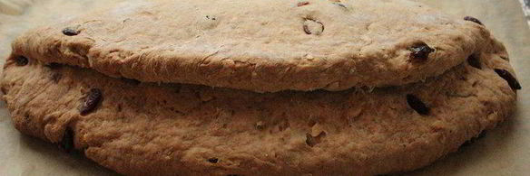 штоллен с вяленой клюквой и фундуком