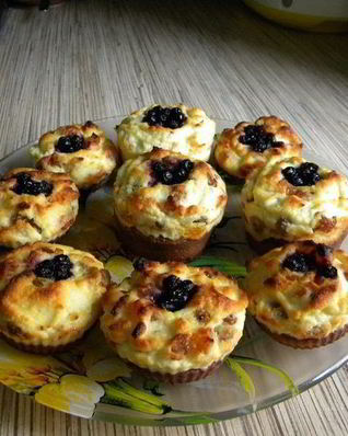 Творожно-бисквитные кексы с изюмом