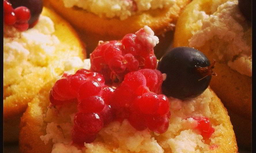 Рецепт творожных кексов с ягодами