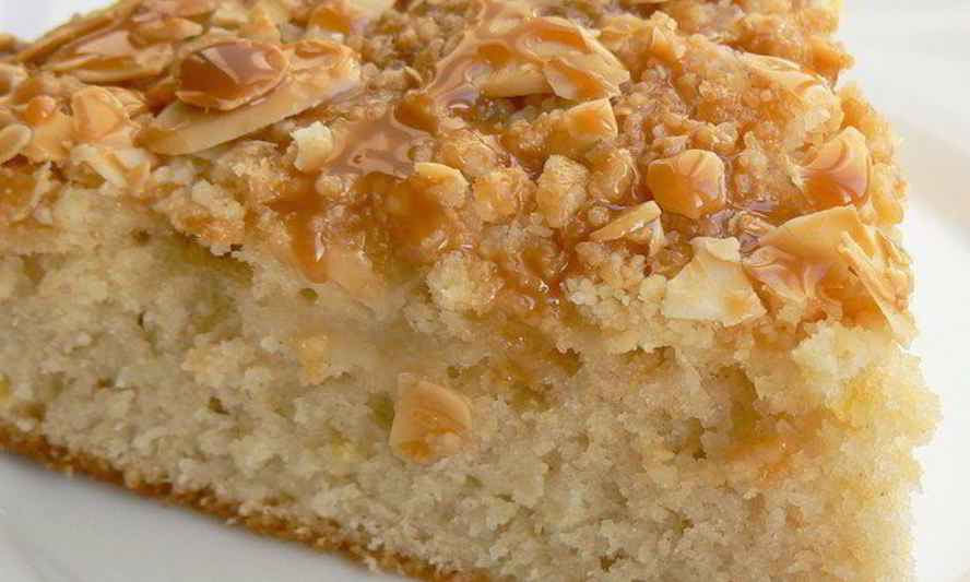 Рецепт яблочного кекса с карамельным соусом