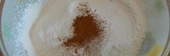 яблочный кекс с карамельным соусом