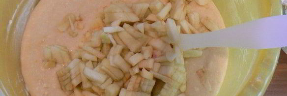 яблочный кекс с карамельным соусом