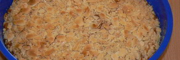 яблочный кекс с карамельным соусом