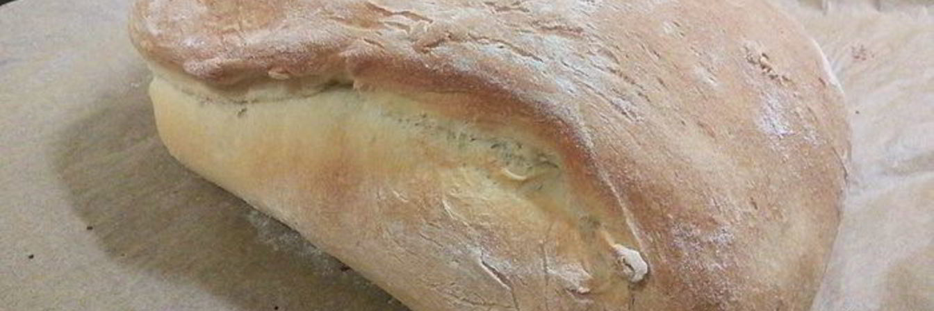 Белый хлеб с камамбером