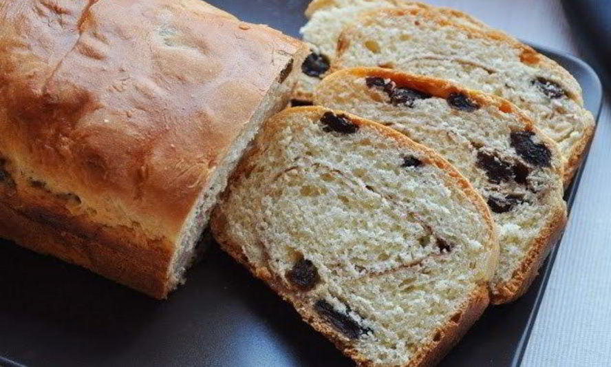 Рецепт домашнего хлеба с изюмом и корицей
