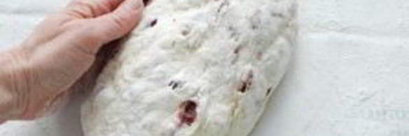 дрожжевой хлеб с клюквой