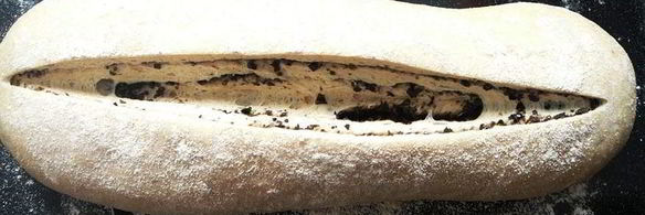 хлеб с маслинами