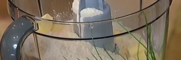 хлеб с оливками и вялеными помидорами