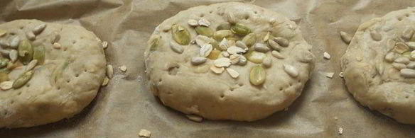 хлеб с семечками и овсяными хлопьями