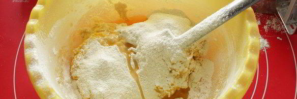 хлеб с тыквой, чесноком и перцем