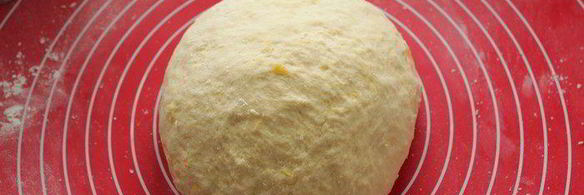 хлеб с тыквой, чесноком и перцем