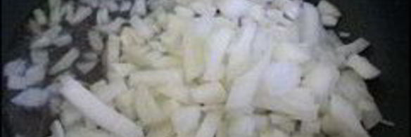 луковый белый хлеб в хлебопечке