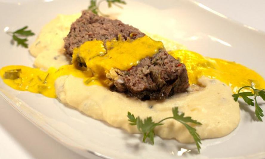 Рецепт мясного хлеба с яйцом и орехами