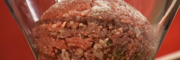 мясной хлеб с яйцом и орехами