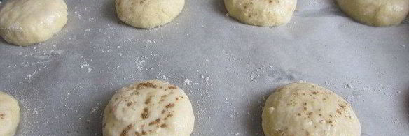 сконы с корицей и начинкой из творога и малины