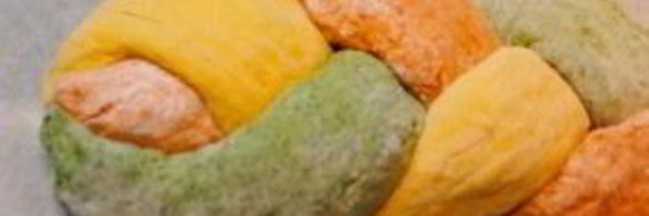 трехцветный хлеб с натуральными красителями