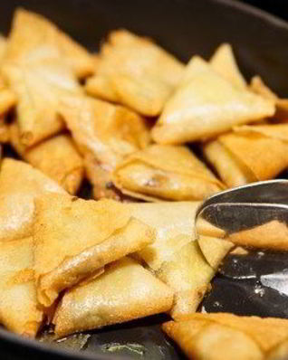 Хворост с орехами