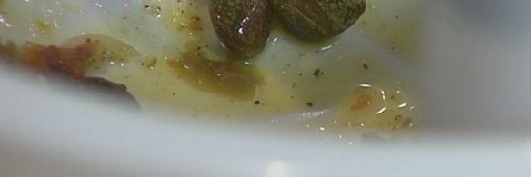 конвертики с козьим сыром, каперсами и анчоусами