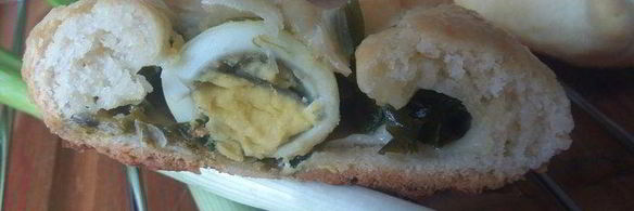 конвертики с перепелиным яйцом и зеленью