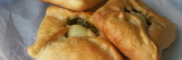 конвертики с перепелиным яйцом и зеленью