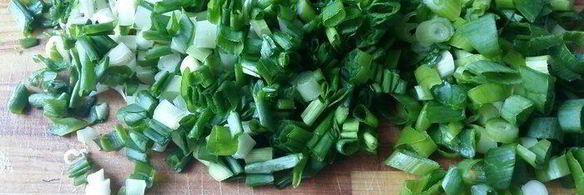 конвертики с перепелиным яйцом и зеленью