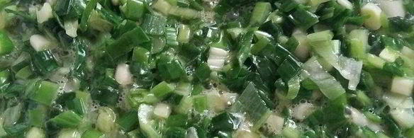 конвертики с перепелиным яйцом и зеленью