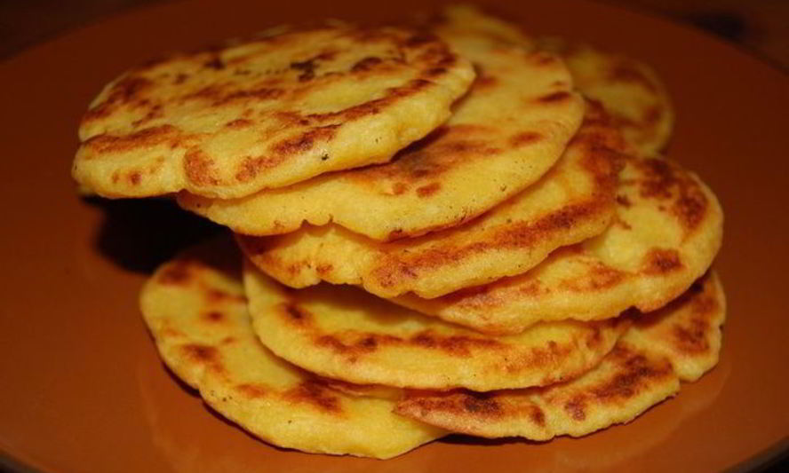 Рецепт арепаса де кесо — кукурузных лепешек с сыром