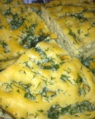 Фокачча чесночная с чесночным соусом