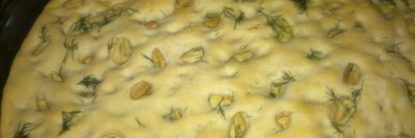 фокачча чесночная с чесночным соусом