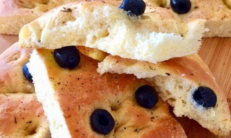 Рецепт фокаччи с оливками и прованскими травами